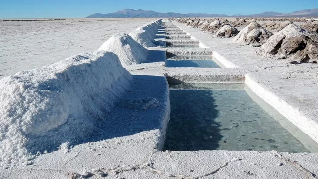 Energía limpia frente a agua limpia: La minería del litio succiona ...