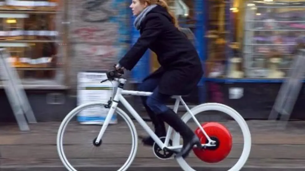 Diseñan una bici capaz de moverse por sí sola usando la energía ...